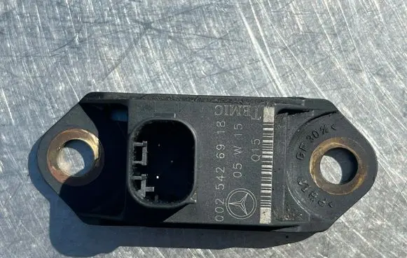 Mercedes-Benz S W220 Airbag deployment crash/impact sensor 0025426918