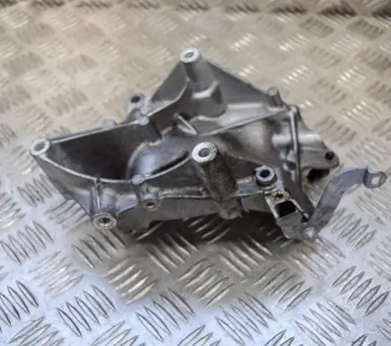 Mercedes-Benz C W205 Engine mounting bracket A6512340339