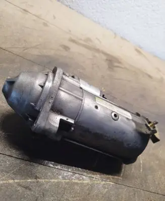 Volkswagen PASSAT B5.5 Starter motor 068911024E D7R33