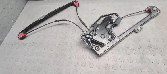BMW 7 E38 Front door window regulator with motor 8125202