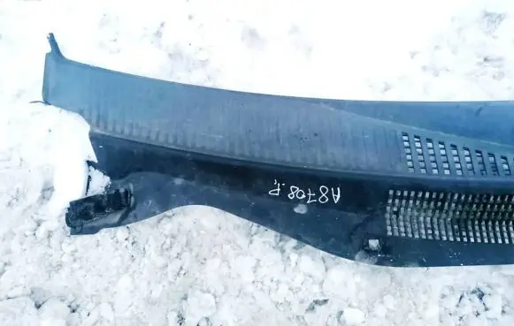 Dodge Caliber Wiper trim 05303815AF 3495L