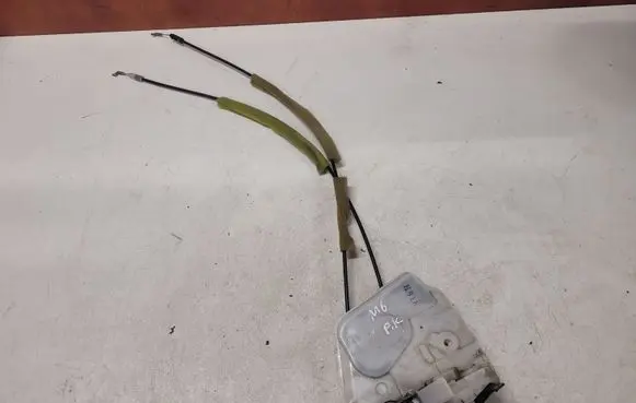 Mazda 6 Front door lock B0089