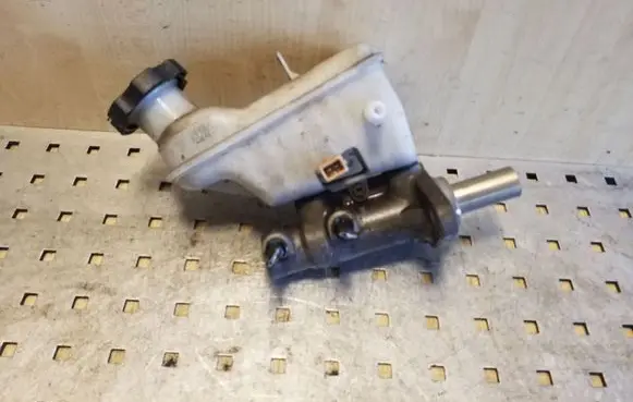 KIA Soul Brake fluid reservoir 