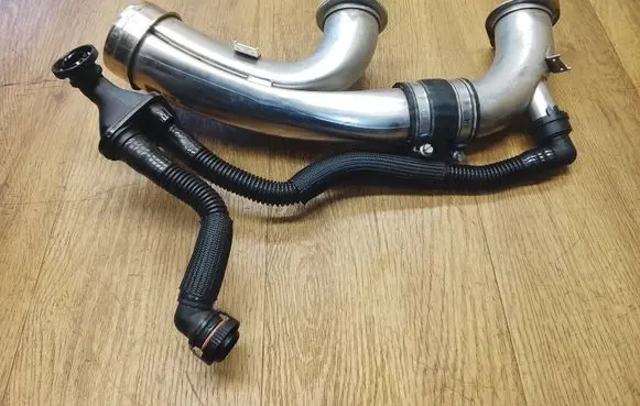Porsche Macan (95B) Turbo air intake inlet pipe/hose 06M129666AH