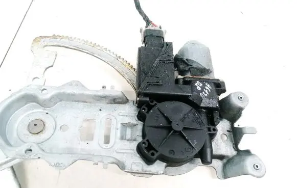 Opel Corsa C Front door window regulator motor 09113364