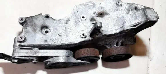 Audi A4 S4 B7 8E 8H Engine mounting bracket 06d903143d