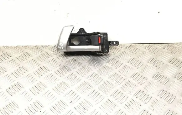 Hyundai Santa Fe Front door interior handle 82613CM000