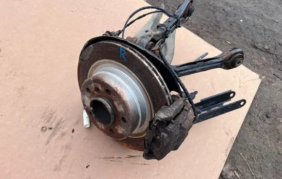 BMW 3 E90 E91 Rear wheel hub spindle/knuckle 