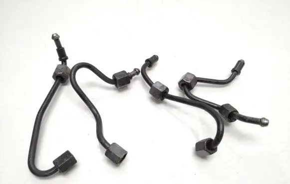 Fuel injector supply line/pipe