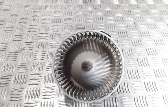 Mazda 323 F Heater fan/blower 8940000083