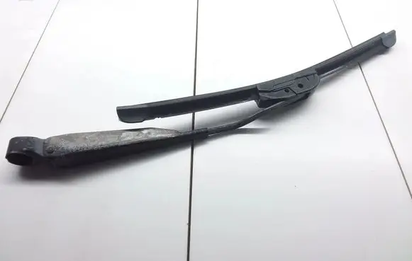 Chrysler PT Cruiser Rear wiper blade 05288704AC