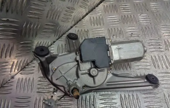 Toyota Avensis T250 Wiper motor 85130-05100