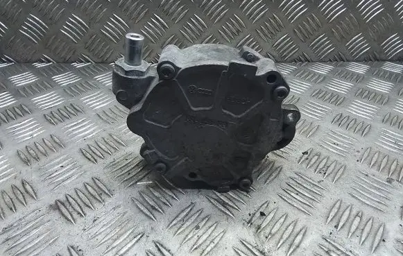 Seat Alhambra (Mk2) Vacuum pump 03L145100