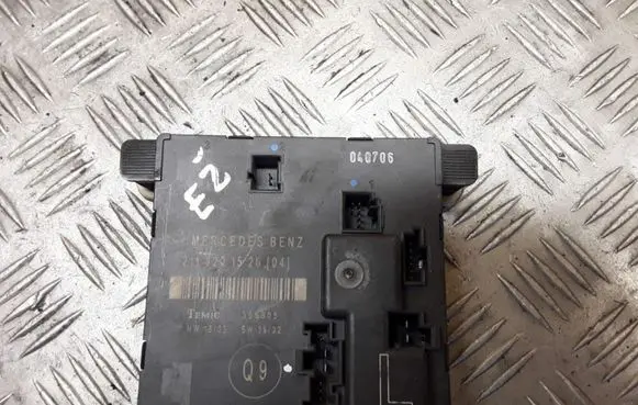 Mercedes-Benz E W211 Door control unit/module 2118201526 356805
