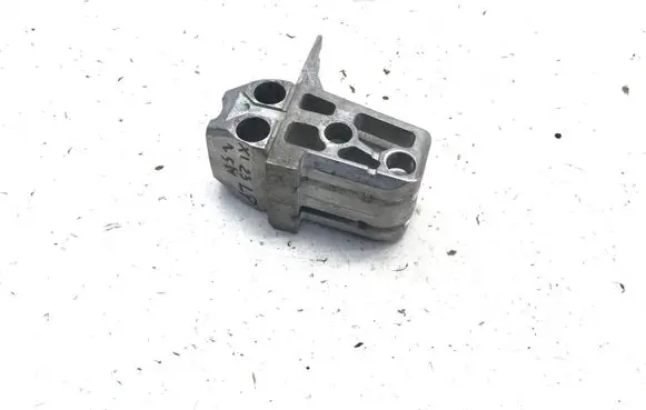 BMW X1 U11 Radiator mount bracket 8737337
