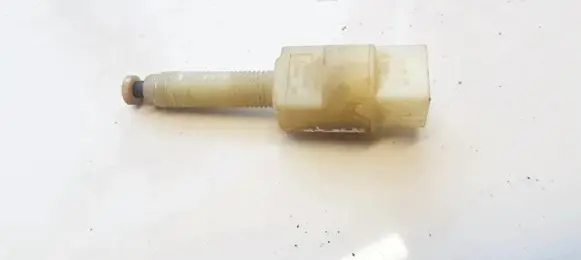 Volkswagen PASSAT B5 Brake pedal sensor switch 4A0945515A