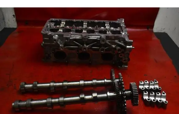 Jeep Grand Cherokee Engine head 90352084F