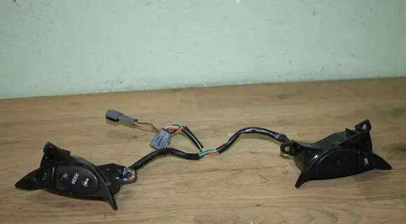 Saab 9-5 Steering wheel buttons/switches 4616025