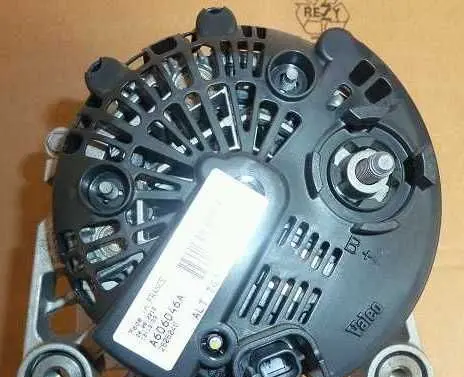 Renault Trafic II (X83) Generator/alternator TG15C141