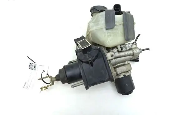 Mercedes-Benz E W211 Master brake cylinder A0004300312 0204024105 2110204024105