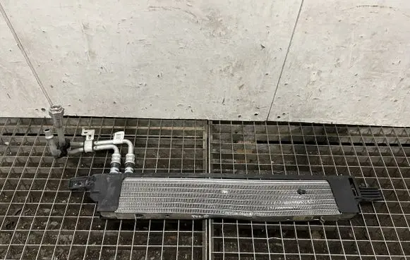 Ford Mustang VI Transmission/gearbox oil cooler FR337A095AB