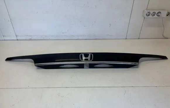 Honda CR-V Trunk door license plate light bar 540410010