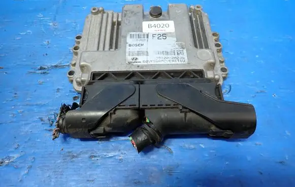 Hyundai i40 Engine control unit/module 39120-2A235