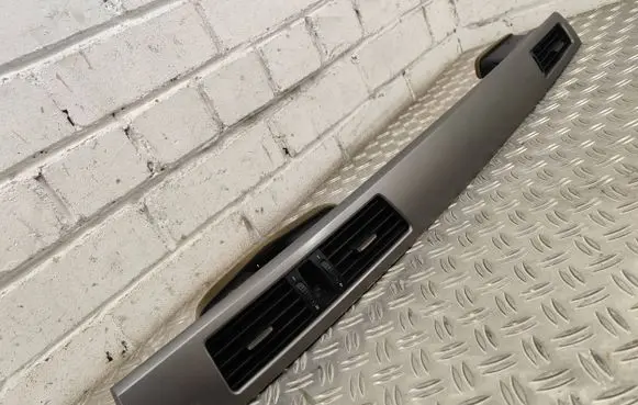 BMW 5 E60 E61 Dashboard glove box trim 7129233 528506