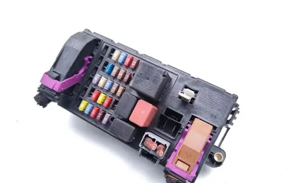 Iveco Daily 35.8 - 9 Fuse module 69500009 554953020000