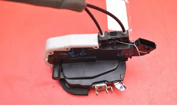Nissan Micra Front door lock