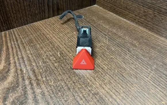 Volkswagen Caddy Alarm switch 1T0953509