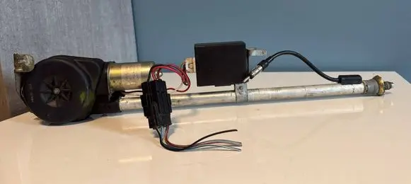 Volvo 850 Wiper motor 35456938 3545693-8