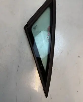 Audi A2 Front door vent window glass four-door 321123