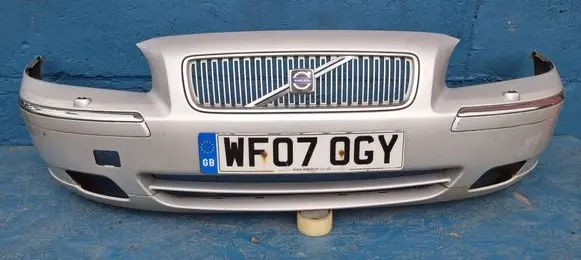 Volvo V70 Front bumper 08693340