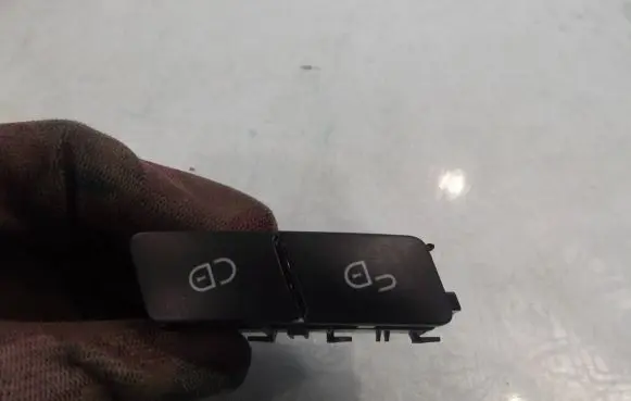 Mercedes-Benz C W204 Central locking switch button 