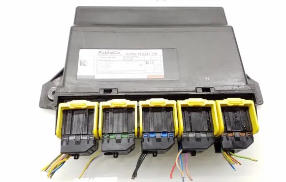 Ford Focus Comfort/convenience module AV6N19G481AK