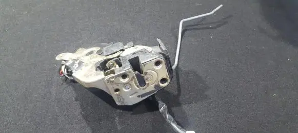 Mazda 626 Front door lock