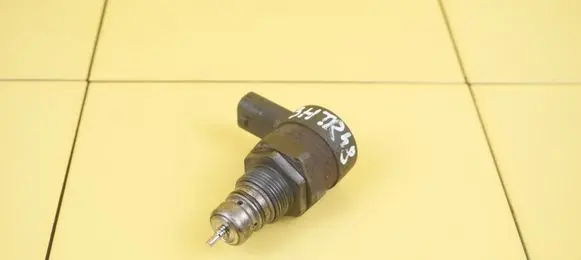 Mitsubishi Canter Fuel pressure sensor 0281006198 4P10