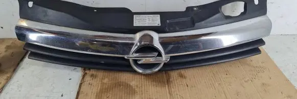 Opel Zafira A Front bumper upper radiator grill 13241967 13241962 13241961