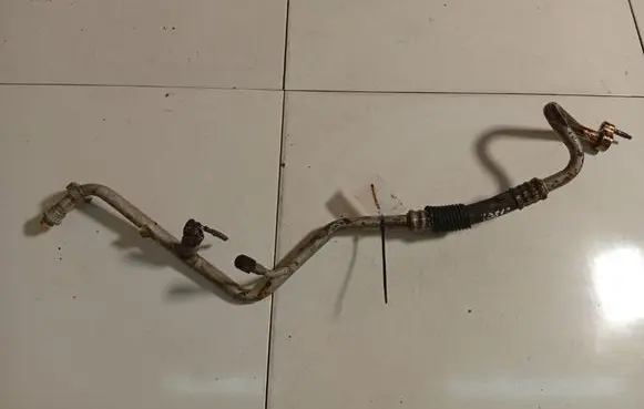 Ford Focus Air conditioning (A/C) pipe/hose 