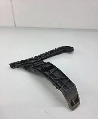 Rear bumper mounting bracket