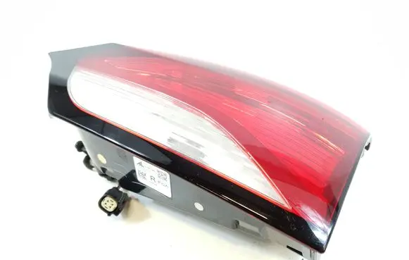 Chrysler Pacifica Tailgate rear/tail lights 68228940AE