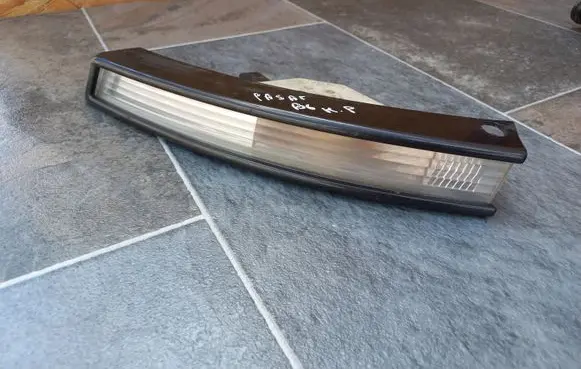 Volkswagen PASSAT B6 Front bumper turn signal 3C0953041E