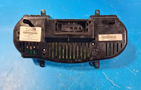 Seat Altea XL Speedometer (instrument cluster) 5P0920