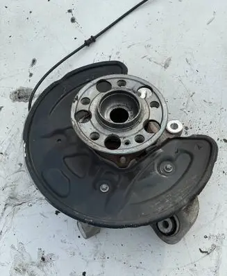 Mercedes-Benz GLC X253 C253 Rear wheel hub 2133572500