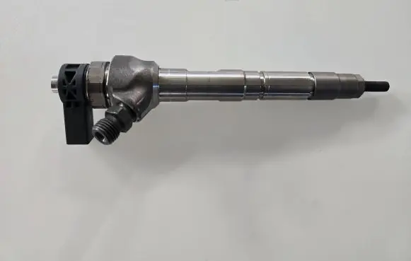 Volkswagen PASSAT B8 Fuel injector 04L130277AD