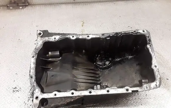 Volkswagen PASSAT B5.5 Oil sump 06B103603N