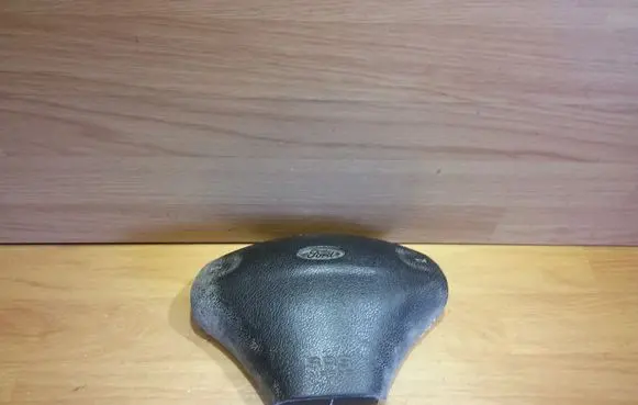 Ford Fiesta Steering wheel airbag 1057296312810146