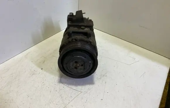 Land Rover Range Rover Sport L320 Air conditioning (A/C) compressor (pump) JPB000183 7SEU17C 01J00362