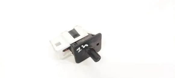 Mercedes-Benz E W211 Front door sensor 2028209410